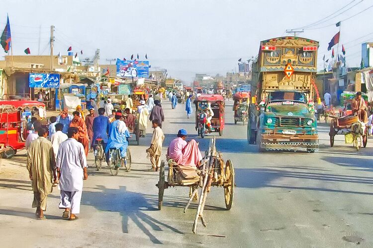 Typische Strassenszene im ländlichen Pakistan